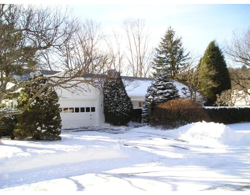Photo of 8 Santuit Lane