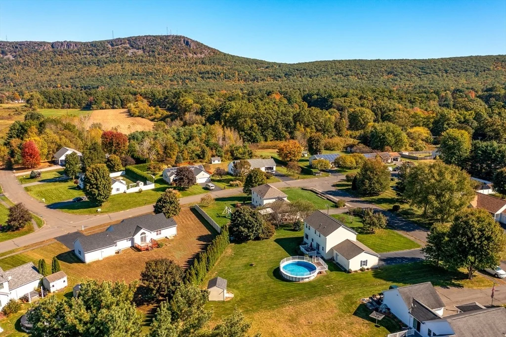 Photo of 4 Laurel Dr