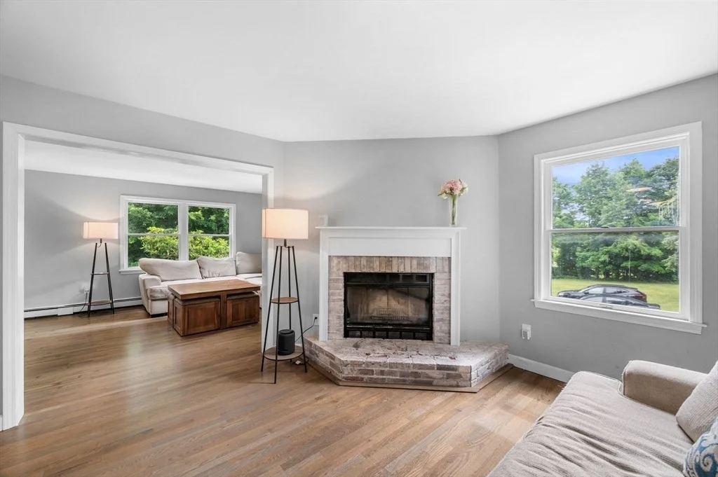 Photo of 381 Linebrook Rd