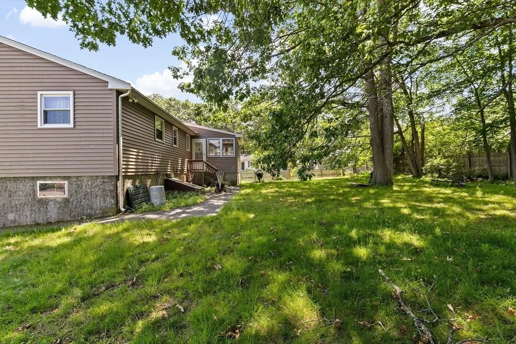 Photo of 16 Niles Rd