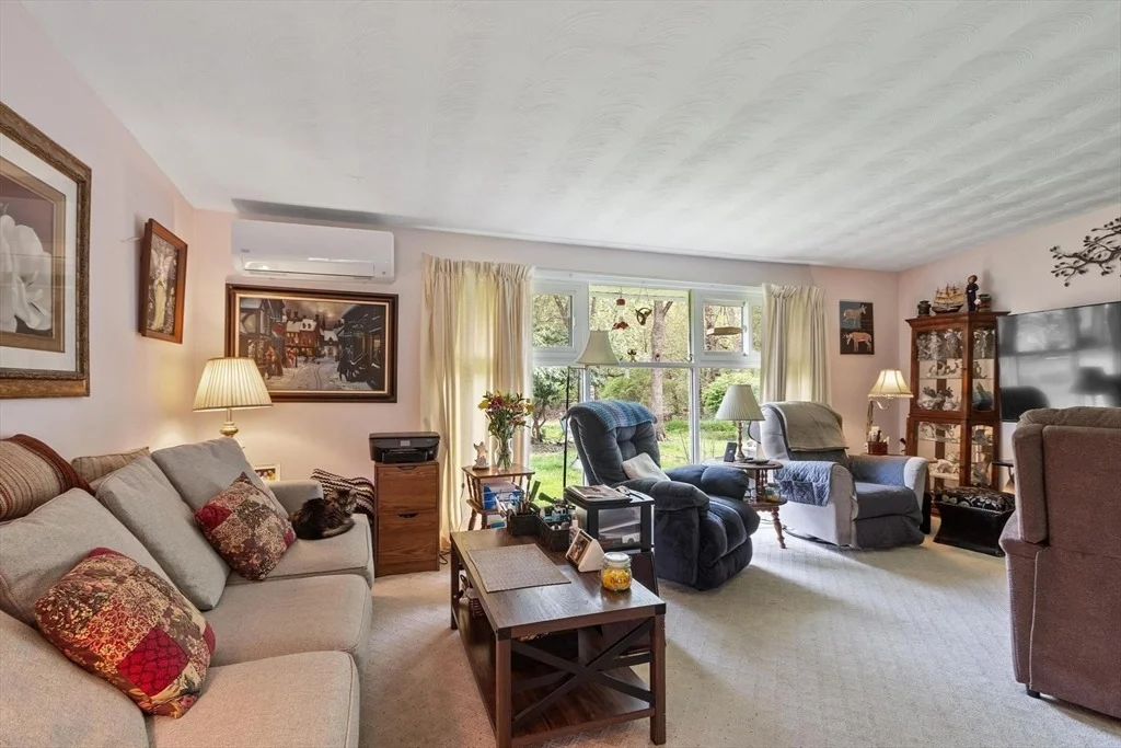 Photo of 40 Ruthellen Road