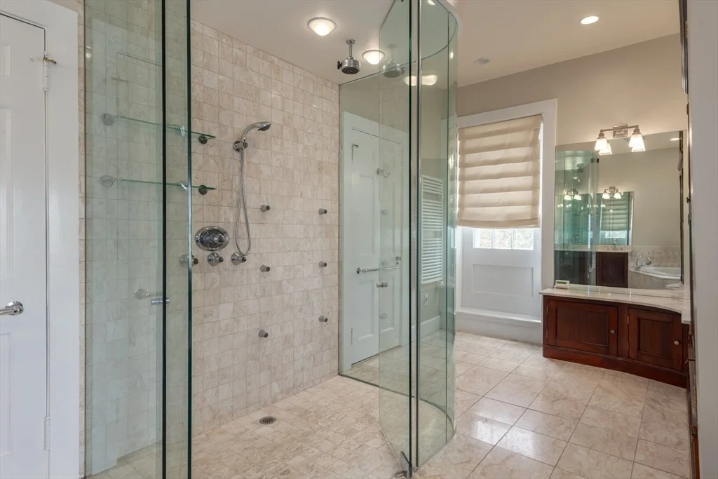 Photo of 355 Buckminster Road
