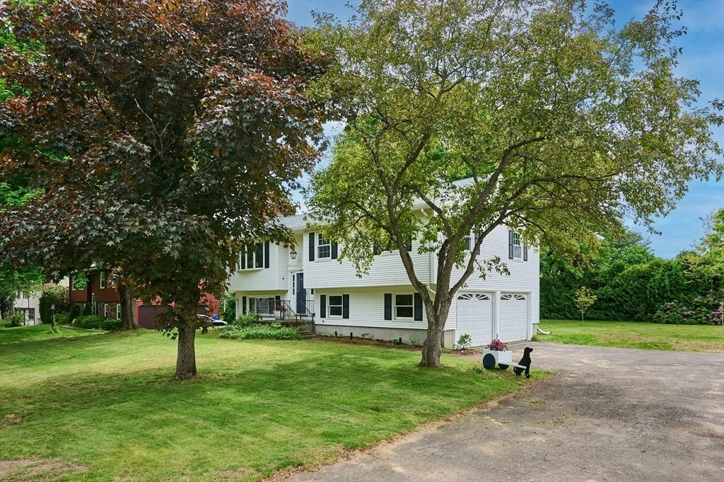 Photo of 10 Robin Rd