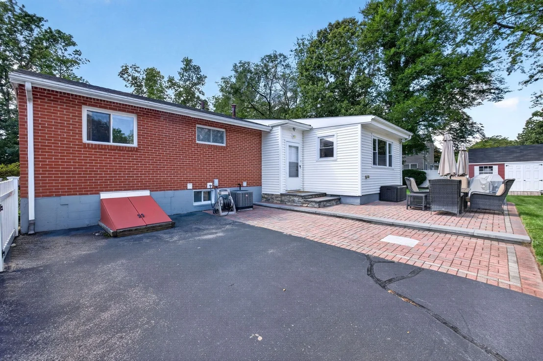 Photo of 215 Mendon Road