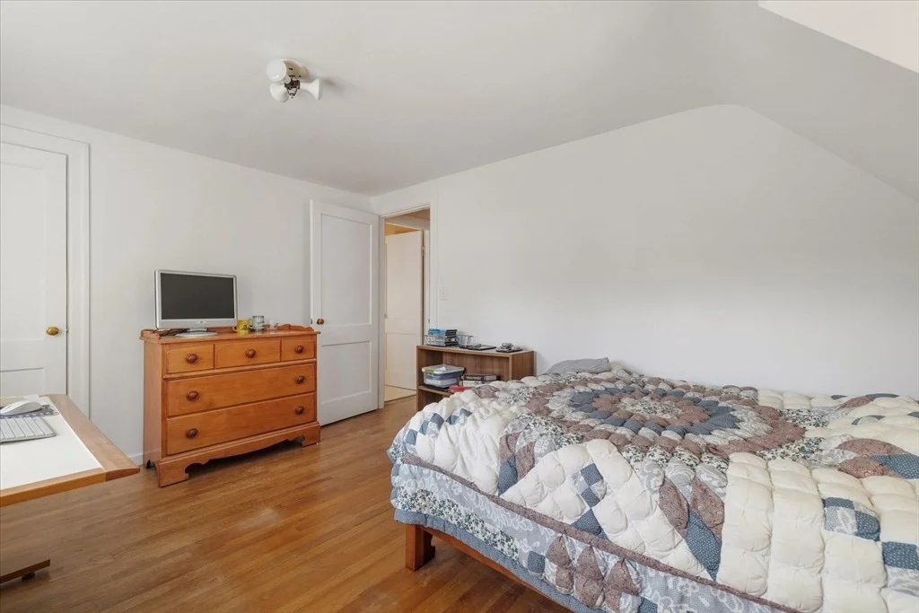 Photo of 12 Brook St
