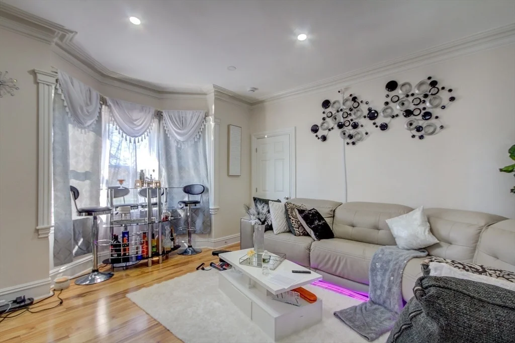 Photo of 546 Snell St