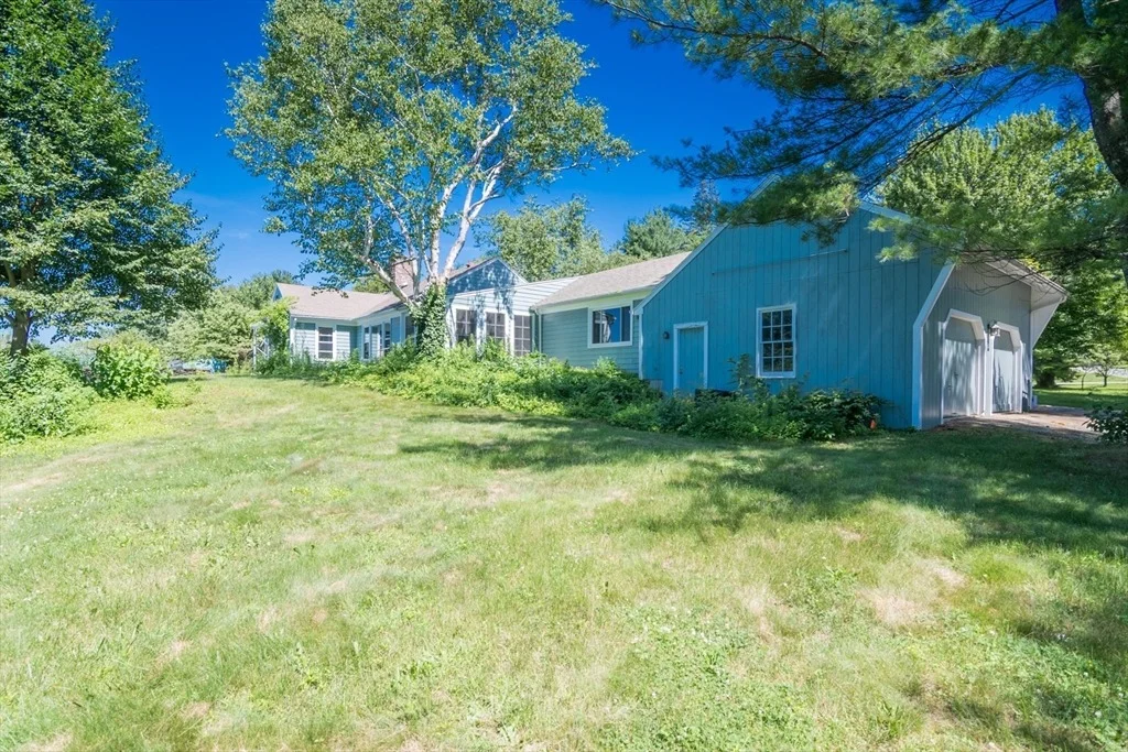 Photo of 53 Iduna Ln