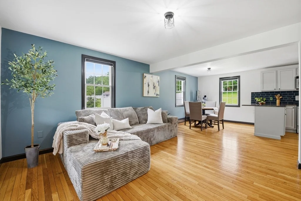Photo of 308 Brimfield Rd