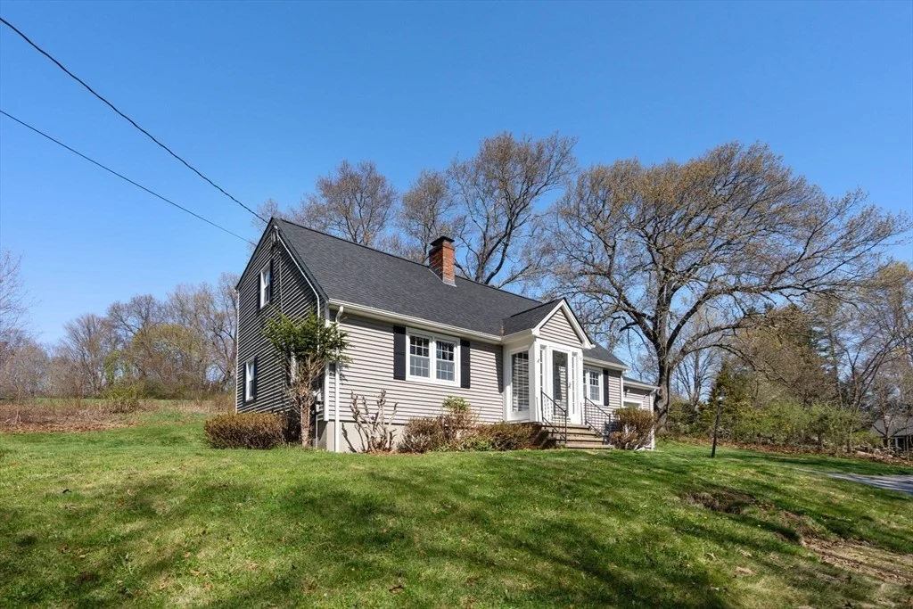 Photo of 89 Center Rd