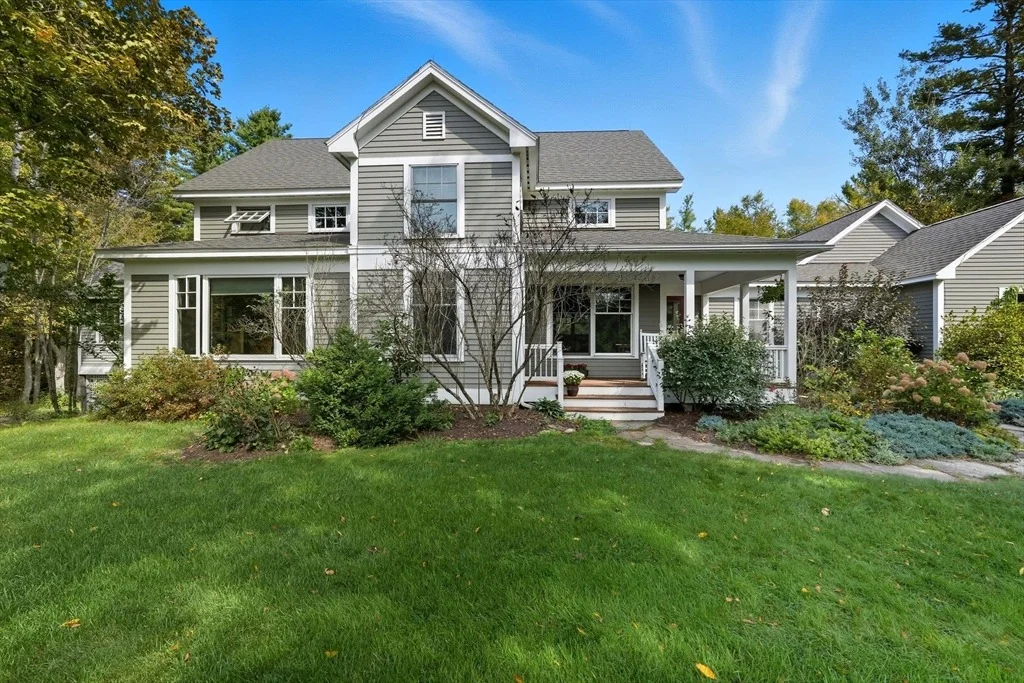 Photo of 901 Roaring Brook Road