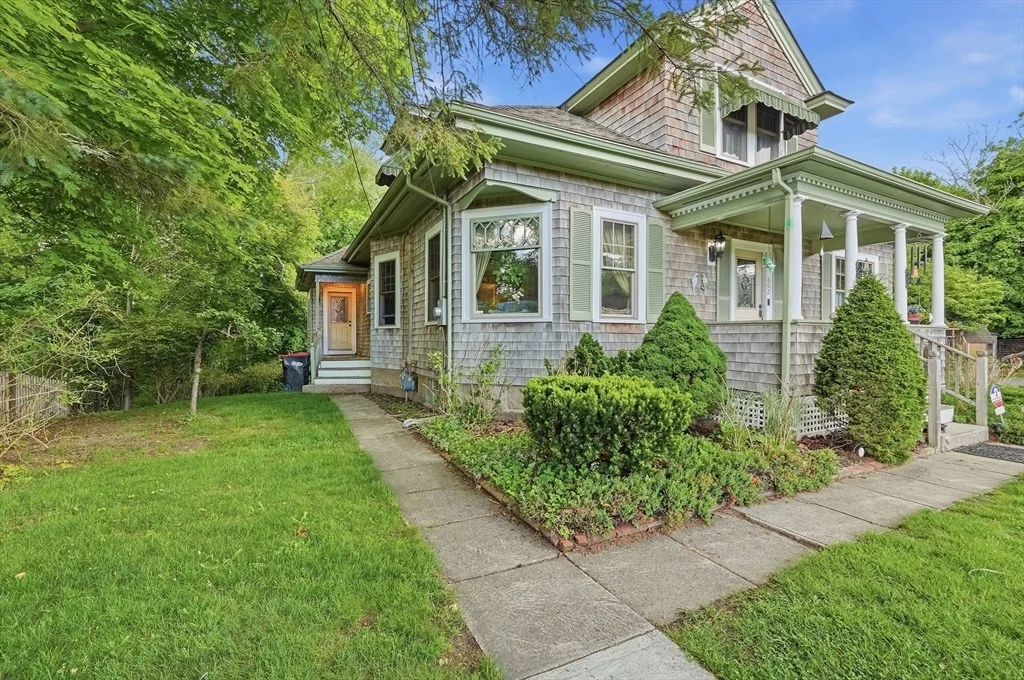 Photo of 602 Old County Rd
