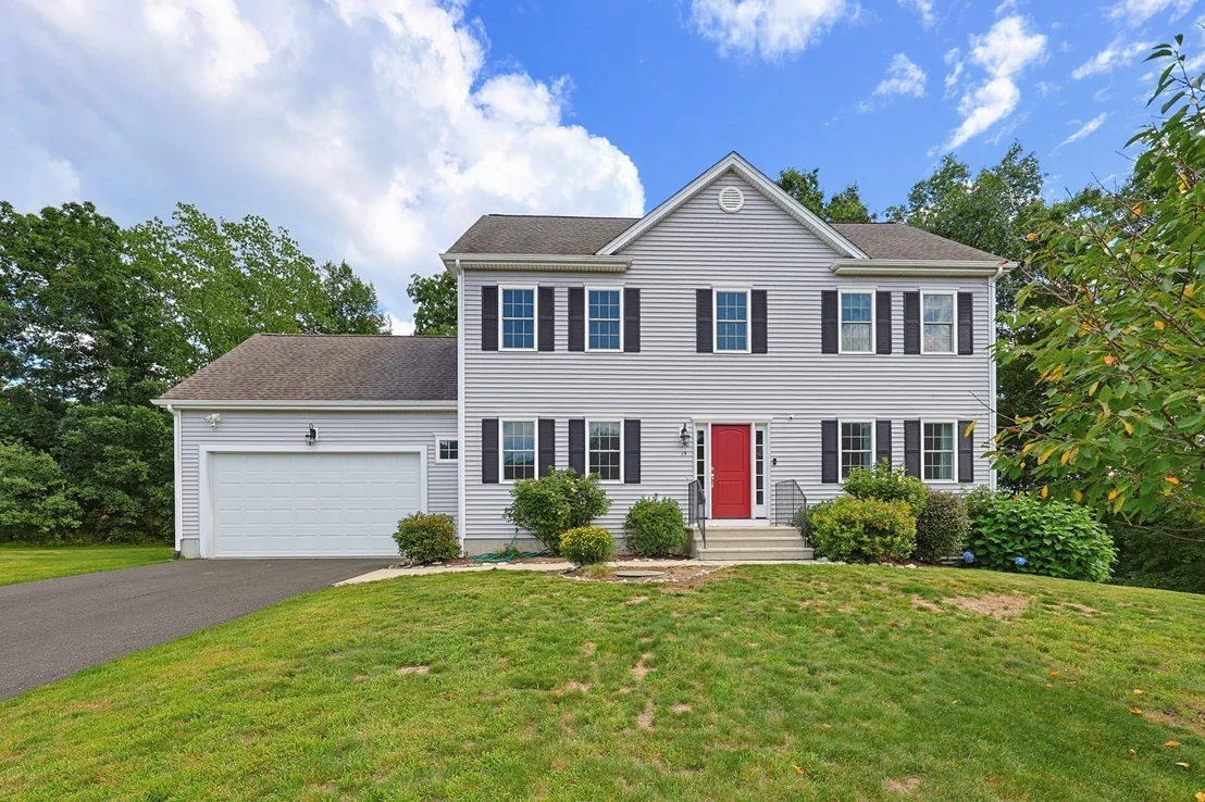 Photo of 15 Willow Brook Lane