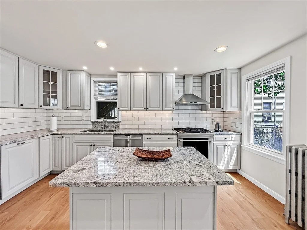 Photo of 76 Baldwin Ave