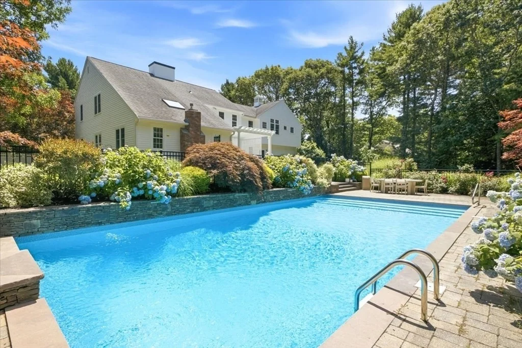 Photo of 37 Fox Den Rd