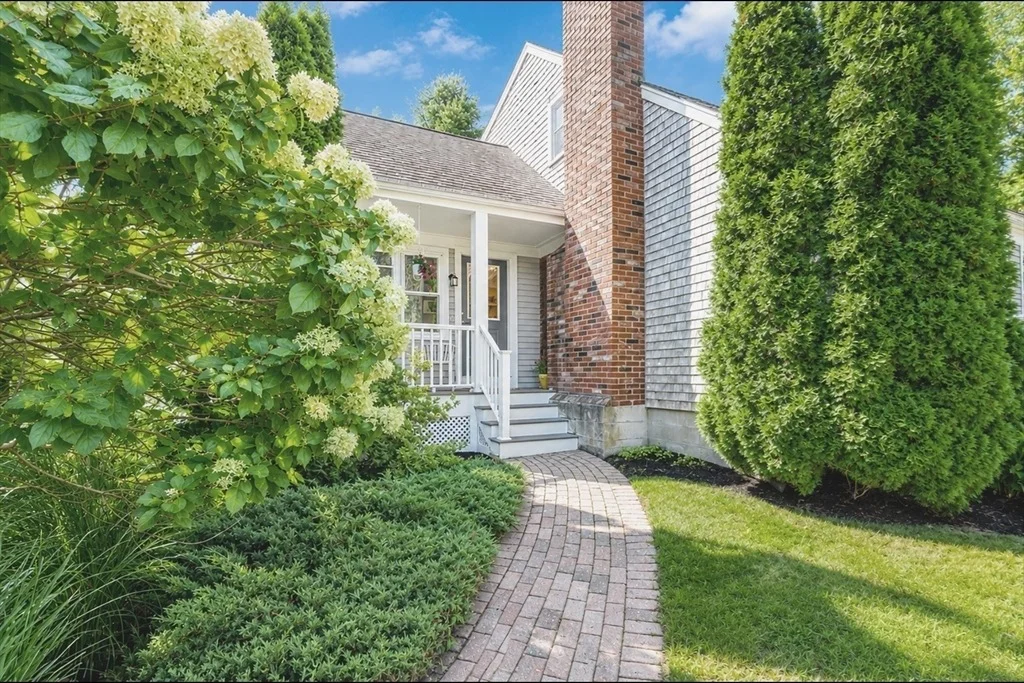 Photo of 96 Bay State Cir