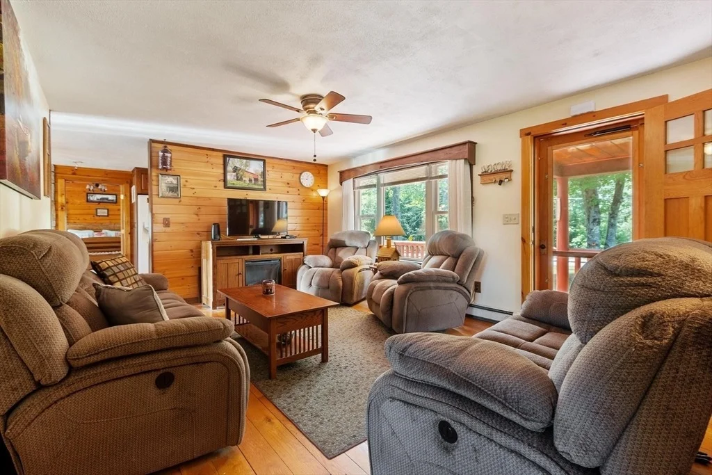 Photo of 165 Hockanum Road