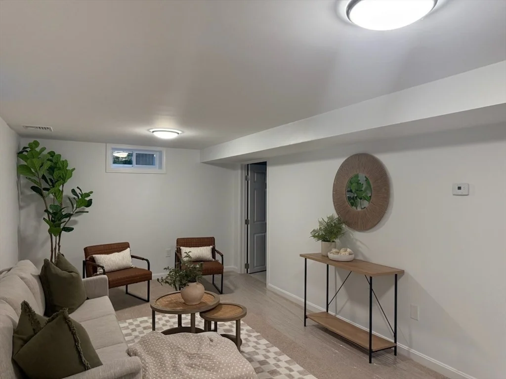 Photo of 102 Crawford St
