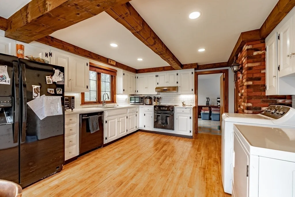 Photo of 187 Leyden Rd