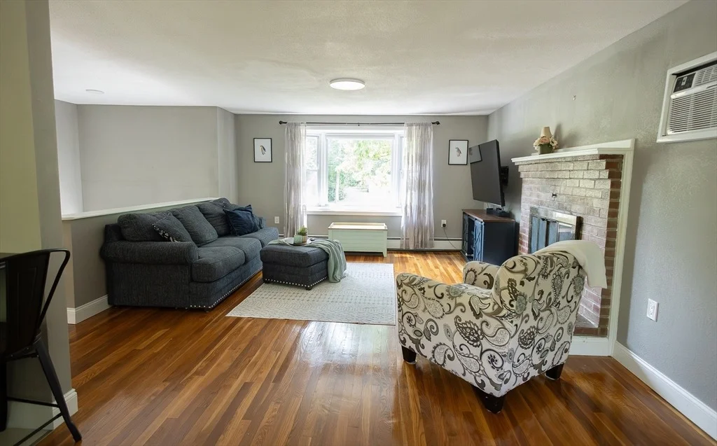 Photo of 32 Alvirne Dr