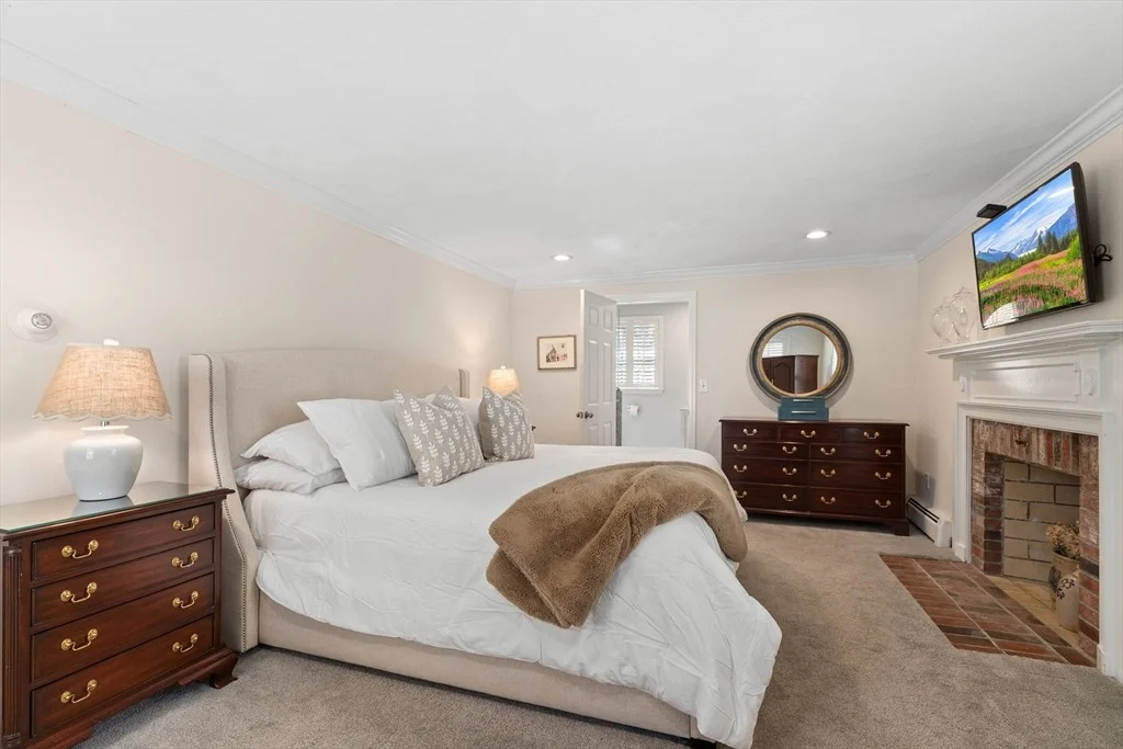 Photo of 243 Bear Hill Rd