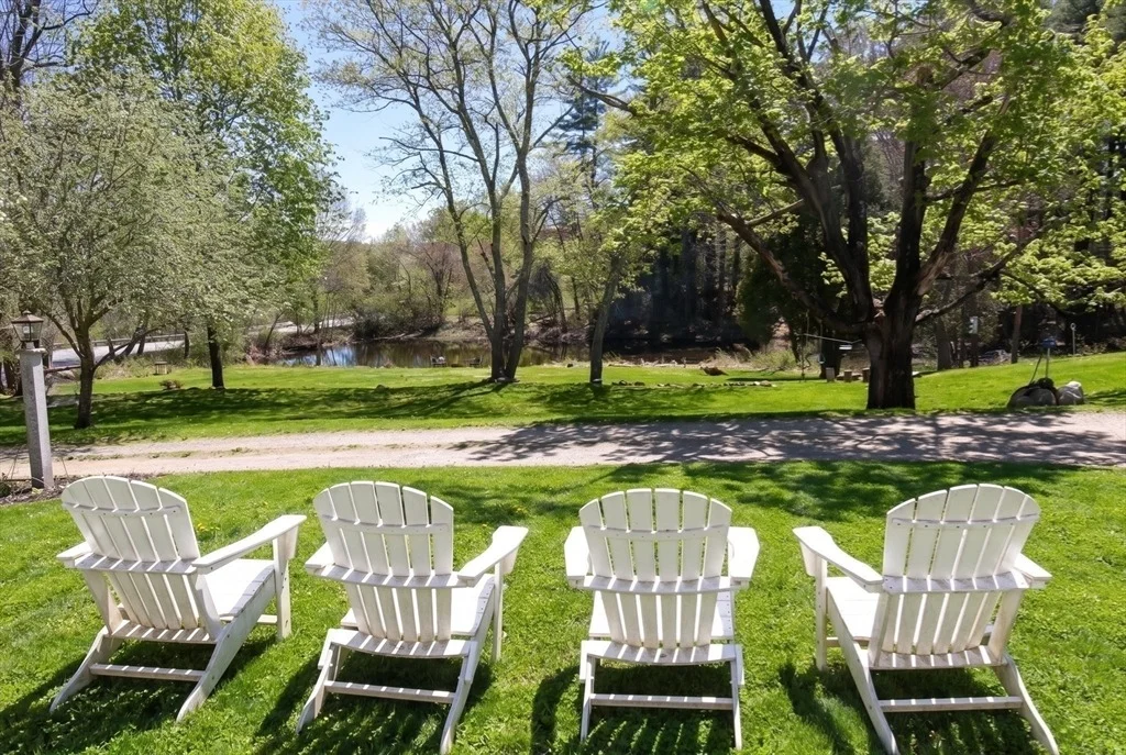 Photo of 375 Linebrook Rd