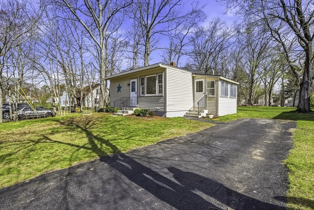 Photo of 71 Pickering Ave
