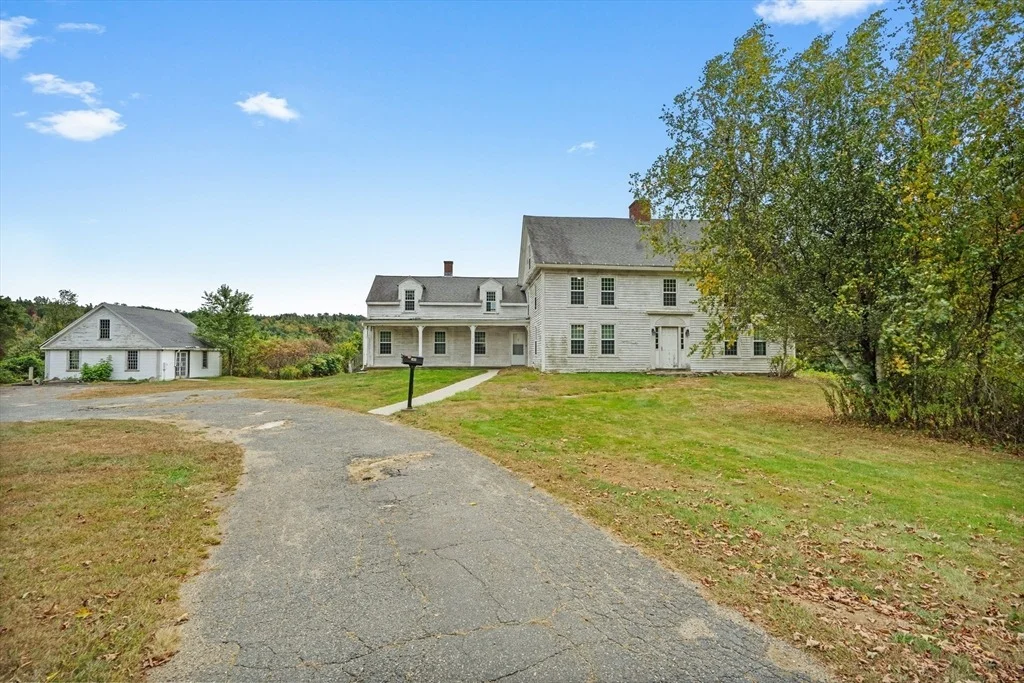 Photo of 340 Sturbridge Rd