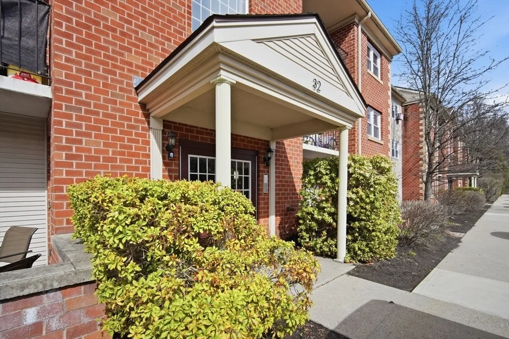 Photo of Unit G at 32 Maple Crest Cir