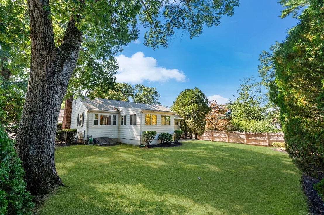 Photo of 39 Robin Rd