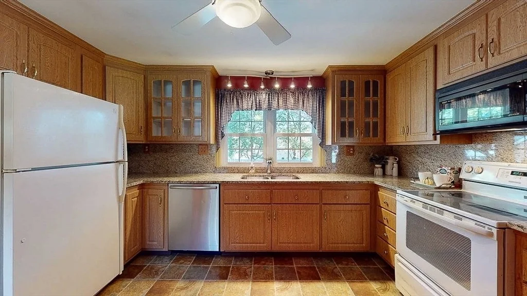 Photo of 14 Housatonic St