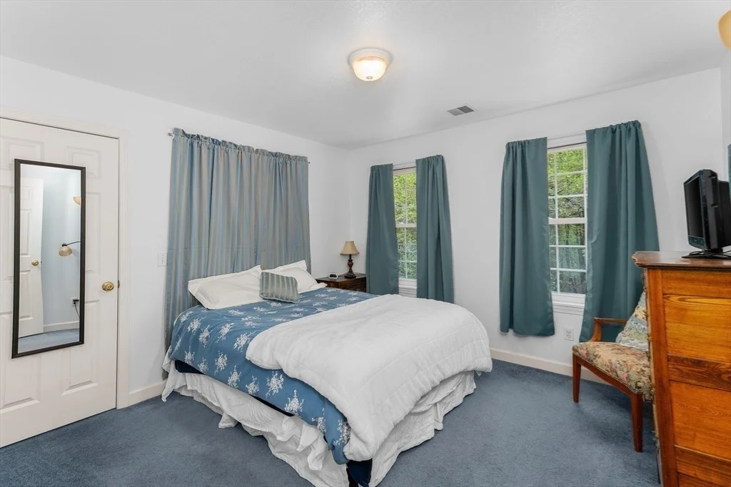 Photo of 113 Greenwich Plains Rd