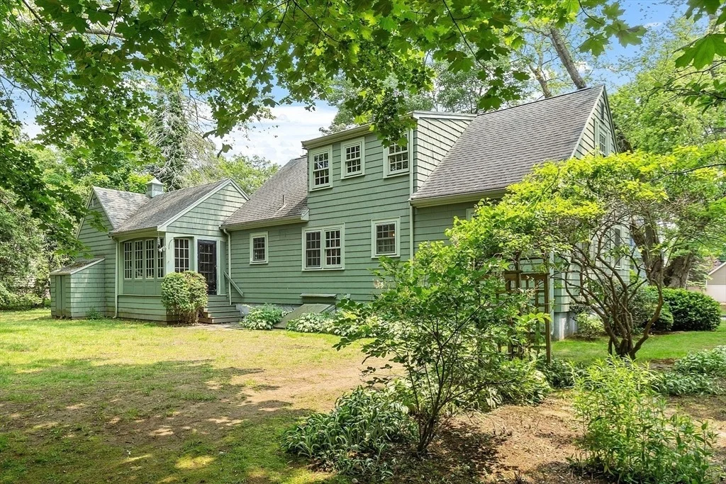 Photo of 8 Mitchell Ln