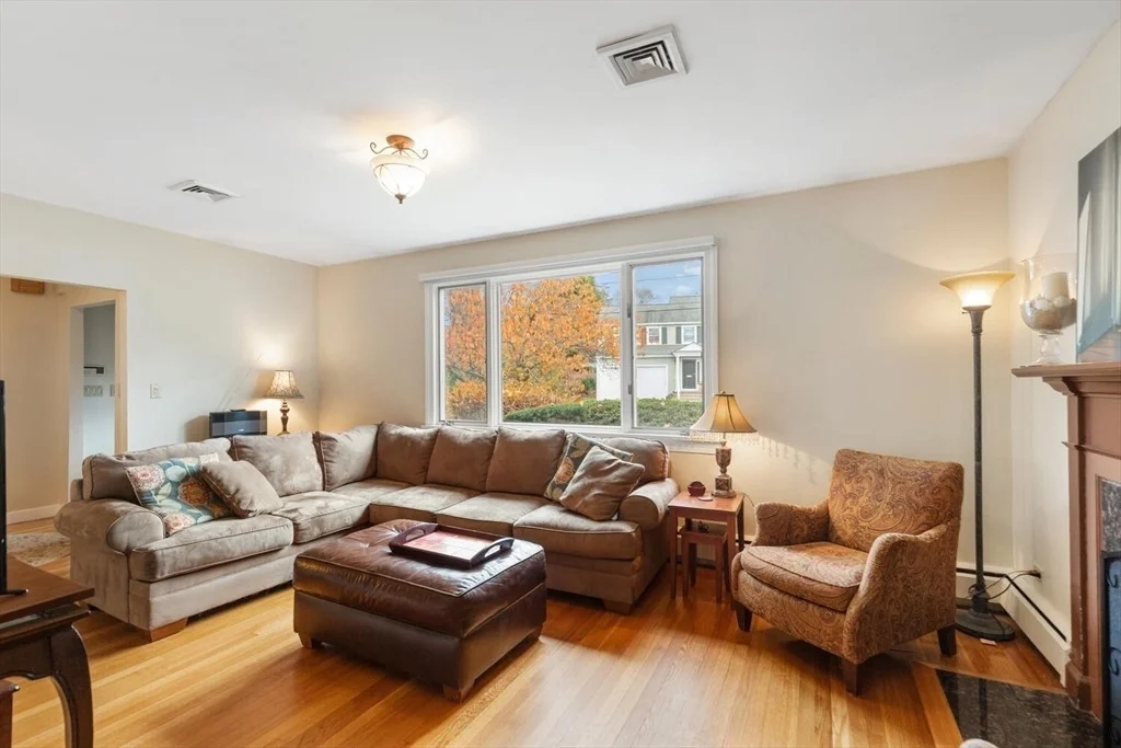 Photo of 35 Alden Rd