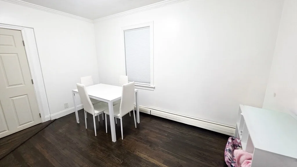 Photo of 446 (450) Vane St.
