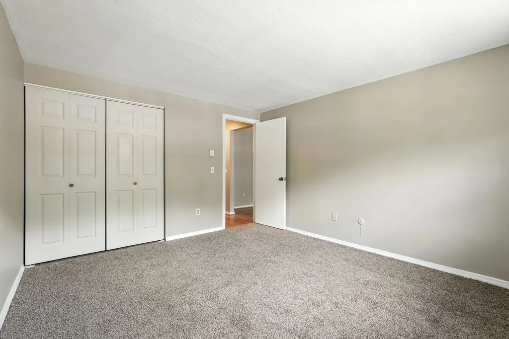 Photo of Unit E at 7 Maple Crest Cir