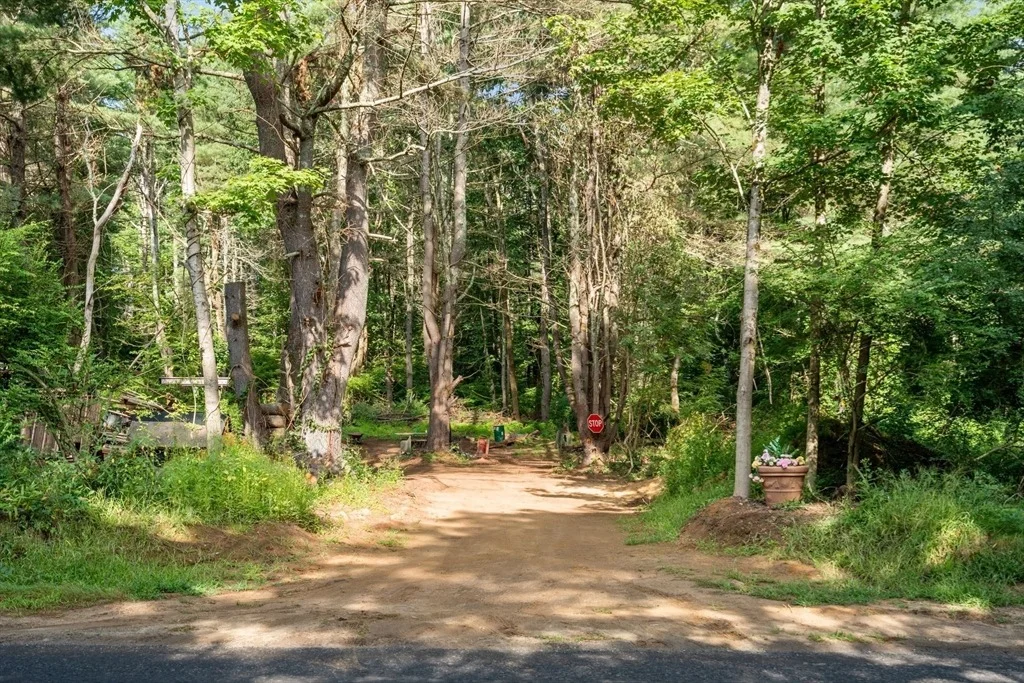 Photo of 305 Warren Rd