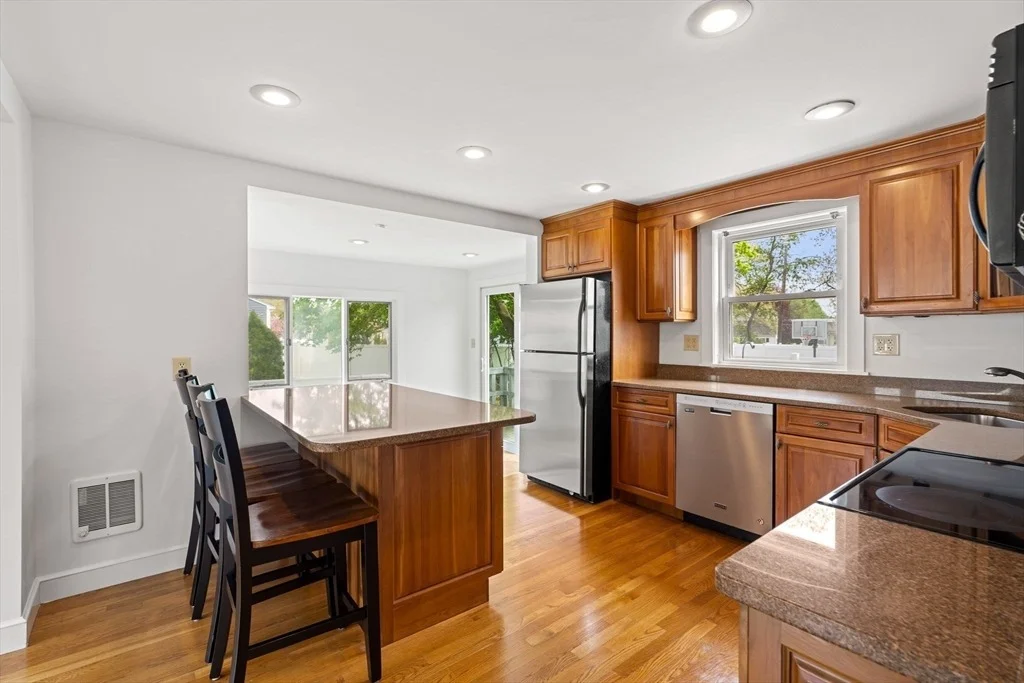 Photo of 13 Munroe Ave