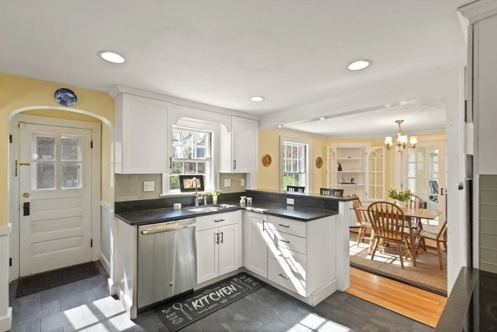 Photo of 18 Oxbow Rd