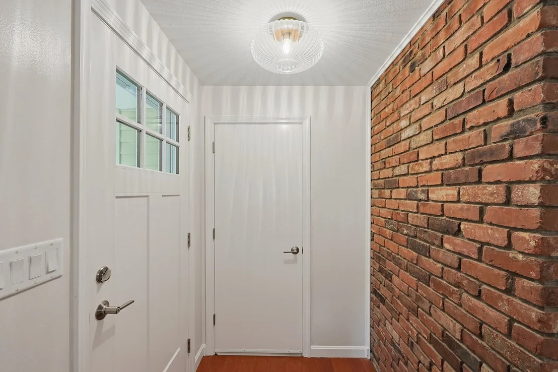Photo of 45 Surrey Dr