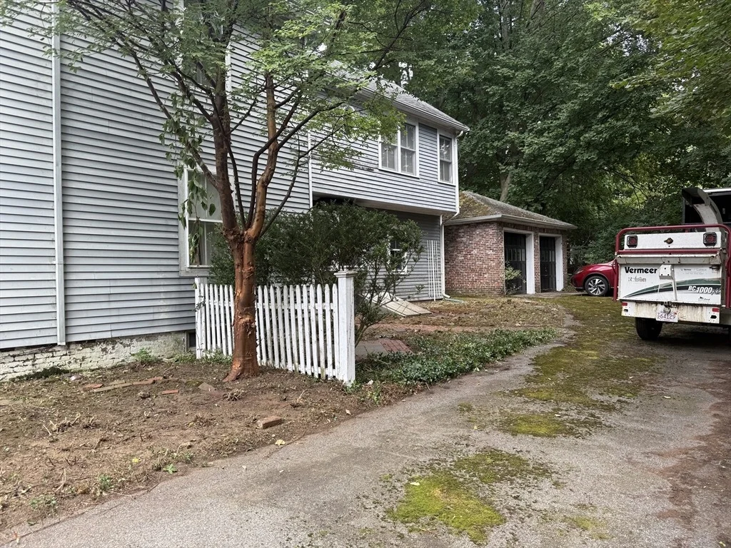 Photo of 25 Maple St