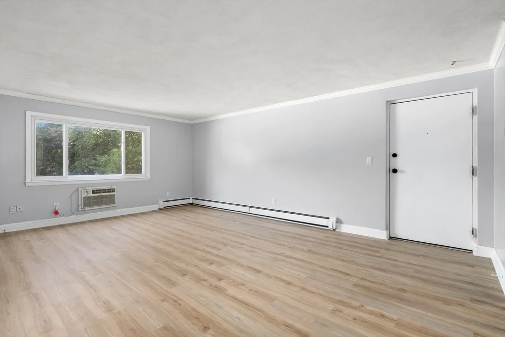 Photo of Unit 405 at 80 Walnut Street