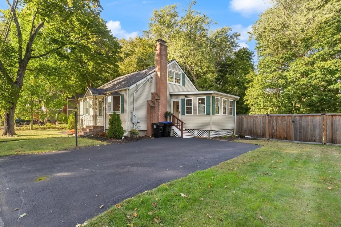 Photo of 17 Cogswell Ave