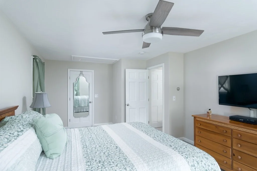 Photo of 2 Simon Davis Dr
