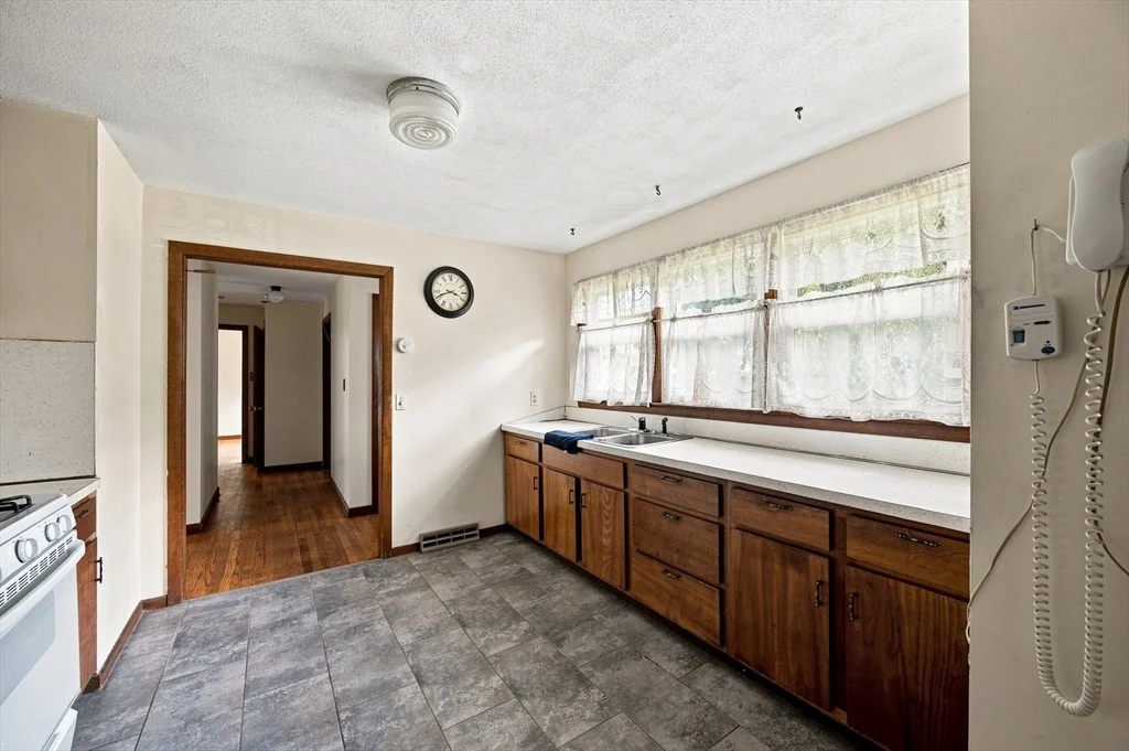 Photo of 115 Bemis Rd