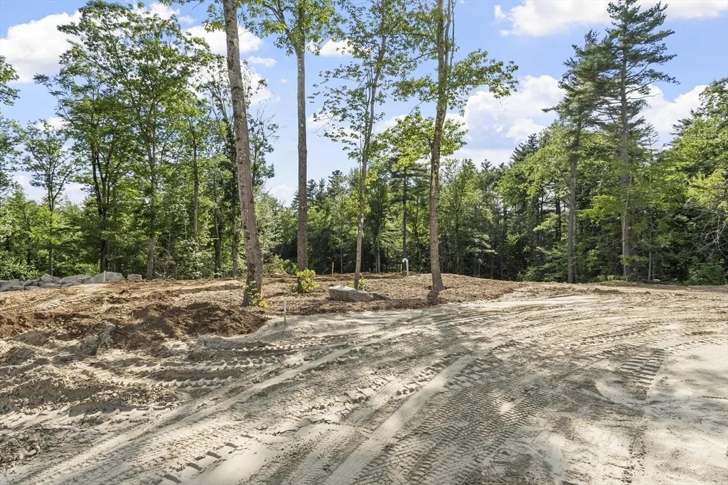 Photo of 275 State Rd