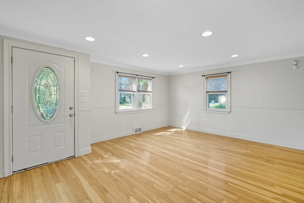 Photo of 35 Juniper Dr