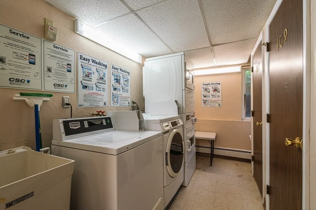 Photo of Unit 405 at 80 Walnut Street