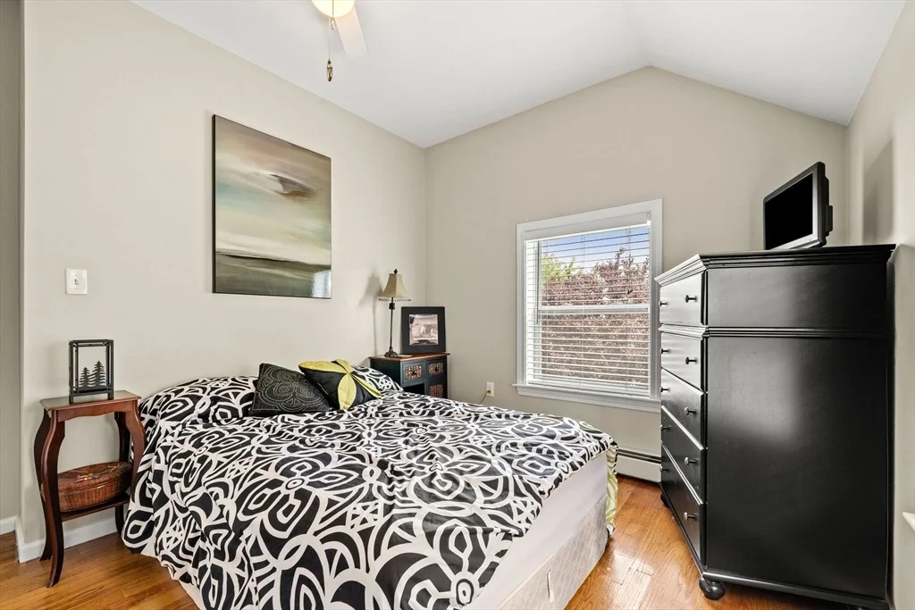 Photo of 15 Beacon St