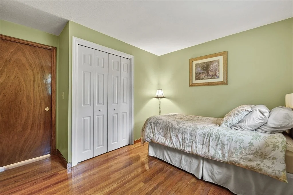 Photo of 11 Huron Dr