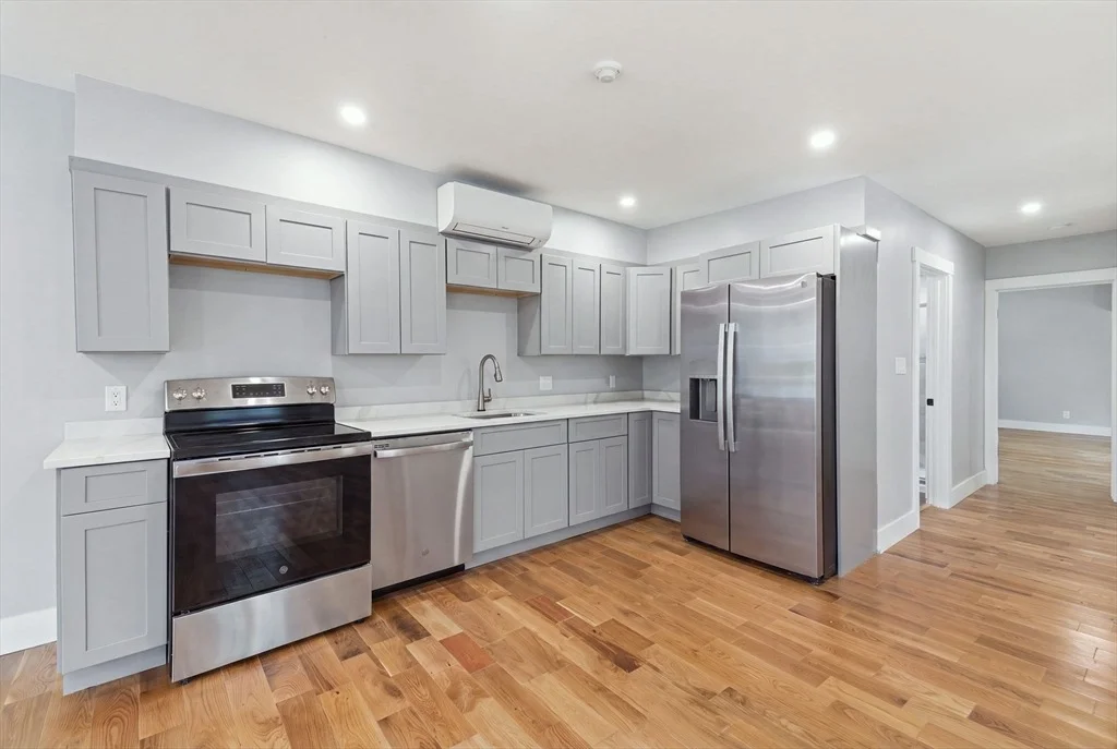 Photo of 26 Parallel St